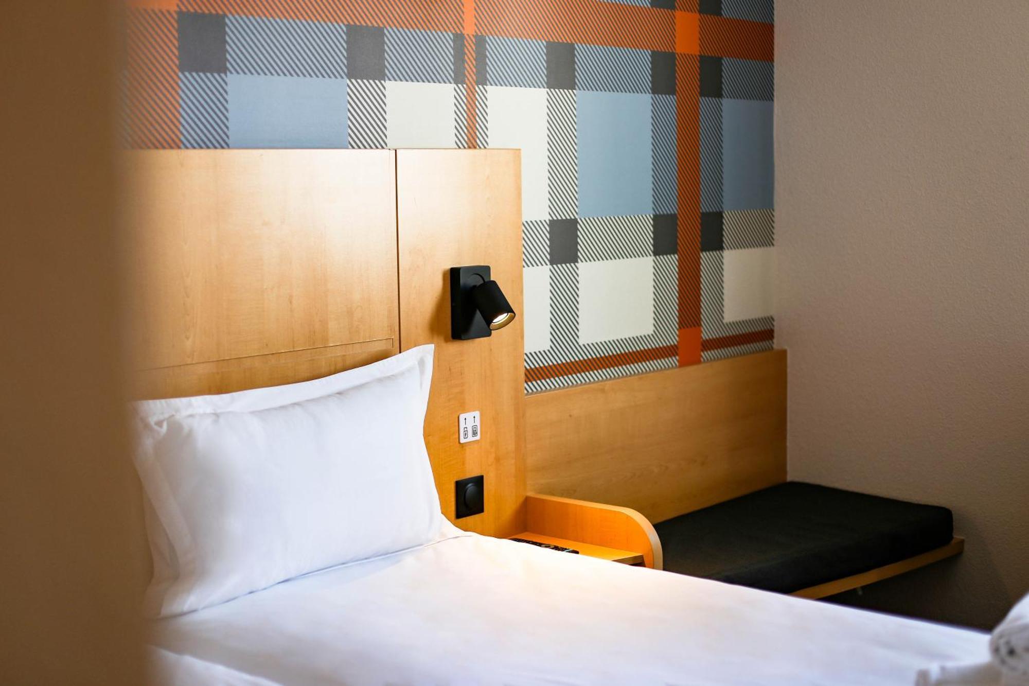easyHotel Nice Palais des Congrès – Old Town Extérieur photo
