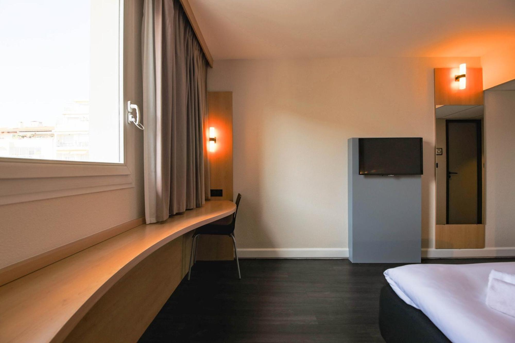 easyHotel Nice Palais des Congrès – Old Town Extérieur photo